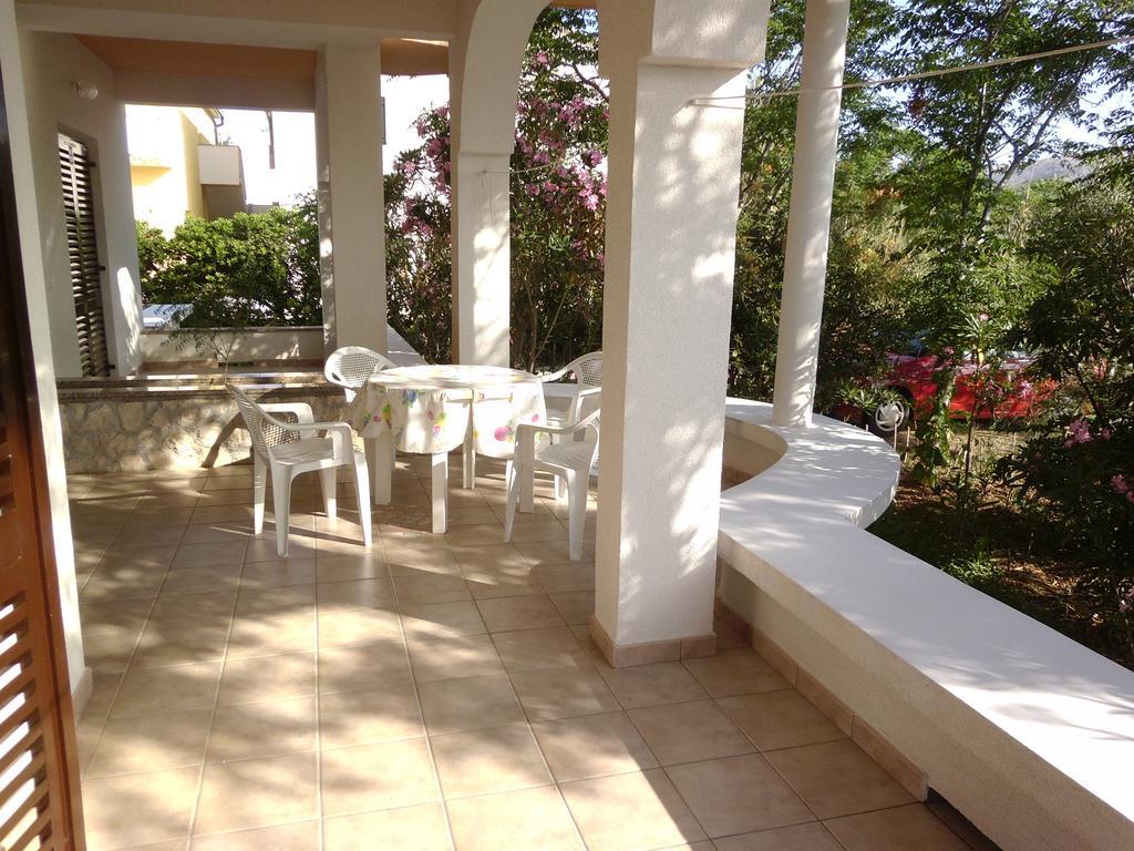 Apartment Kresimir Beauty With Shadow Trees And Parking Place *