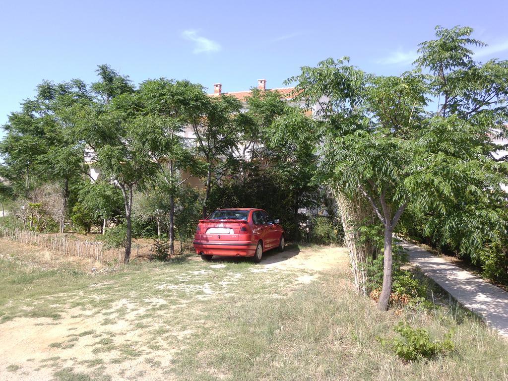 Kresimir Beauty With Shadow Trees And Parking Place Apartment *