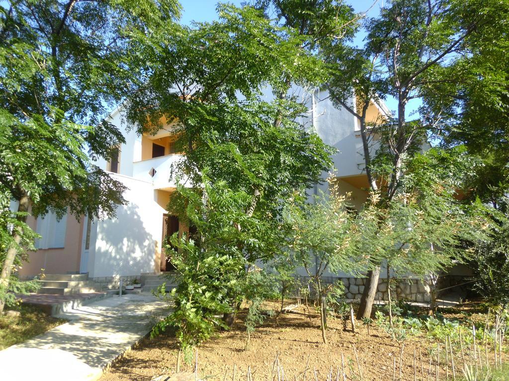 Apartment Kresimir Beauty With Shadow Trees And Parking Place *