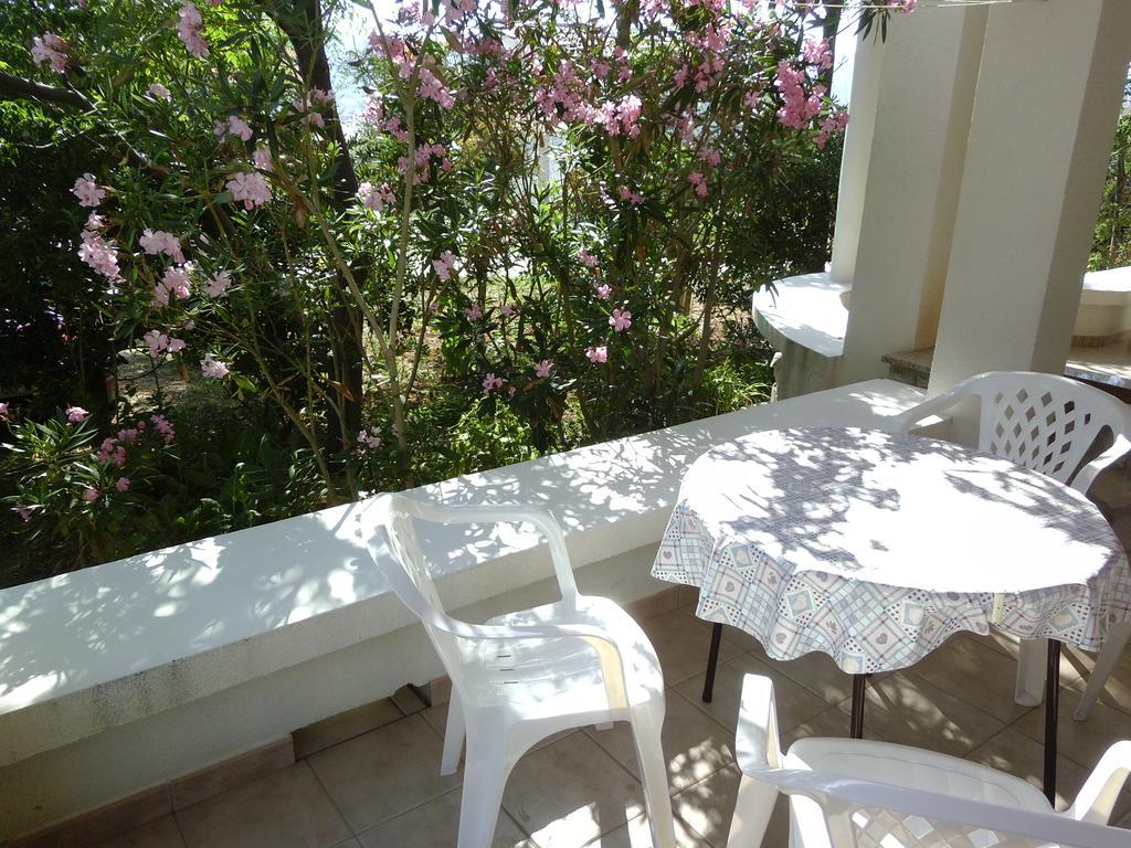 Kresimir Beauty With Shadow Trees And Parking Place Apartment