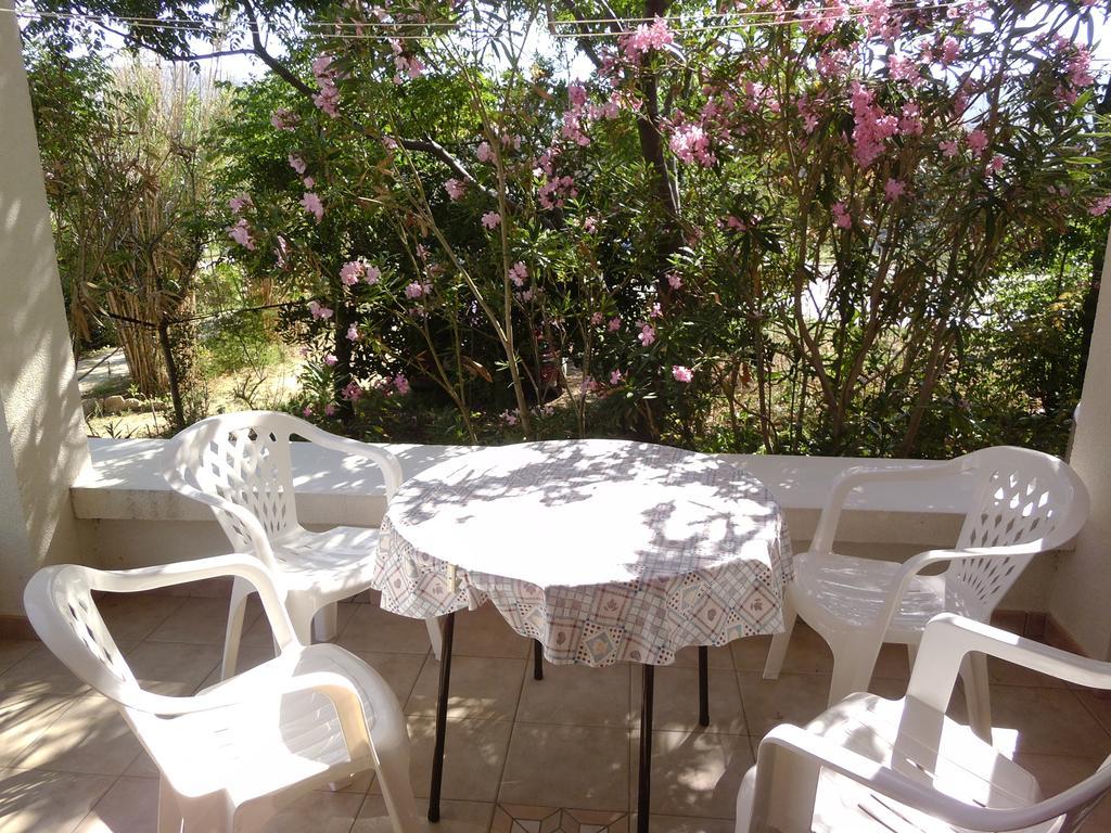 Apartment Kresimir Beauty With Shadow Trees And Parking Place Pag Town